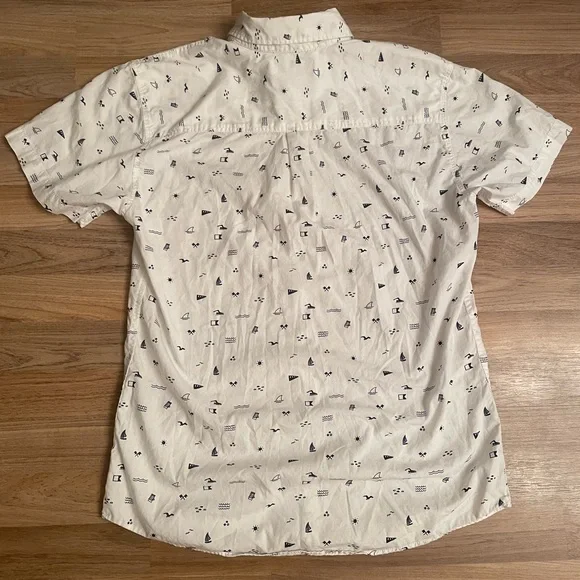 button down shirt - Picture 2 of 3